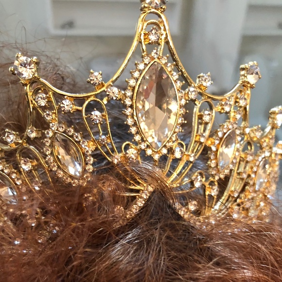 Wedding Crown Tiara - Picture 15 of 16